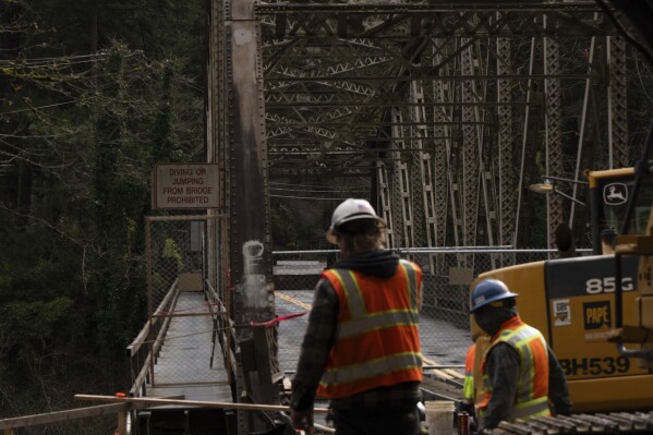 Construction continues on Stark Street Bridge on Thursday, Feb. 6, 2025, in Troutdale, Ore. (AP Photo/Jenny Kane)